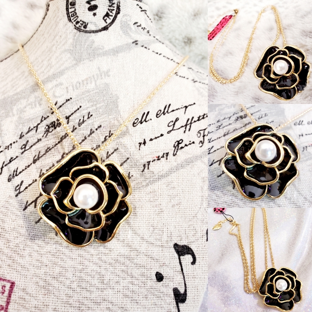 Gold black pearl flower necklace brooch